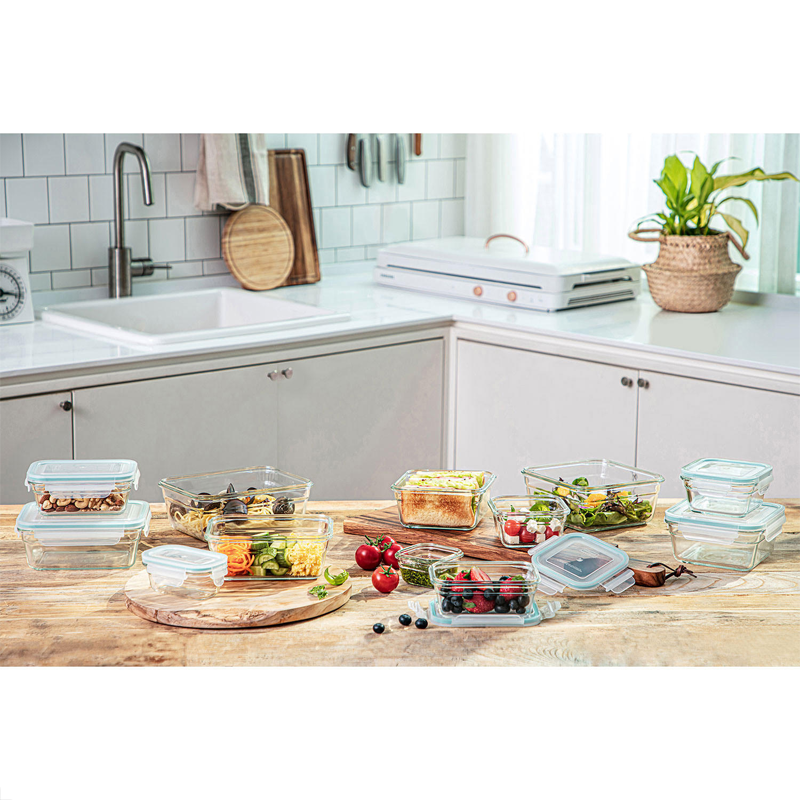 glass food storage set by glasslock